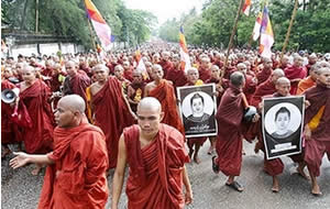 MYANMAR: a fianco dei monaci e del popolo
